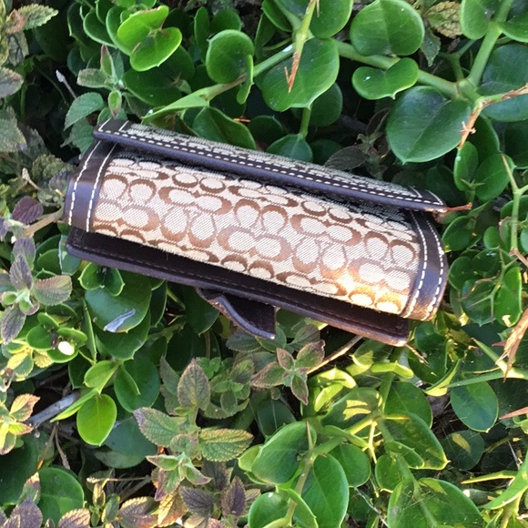 SOLD 🎁🎁🎁🎁🎁Trifold Coach Wallet - Picture 4 of 13